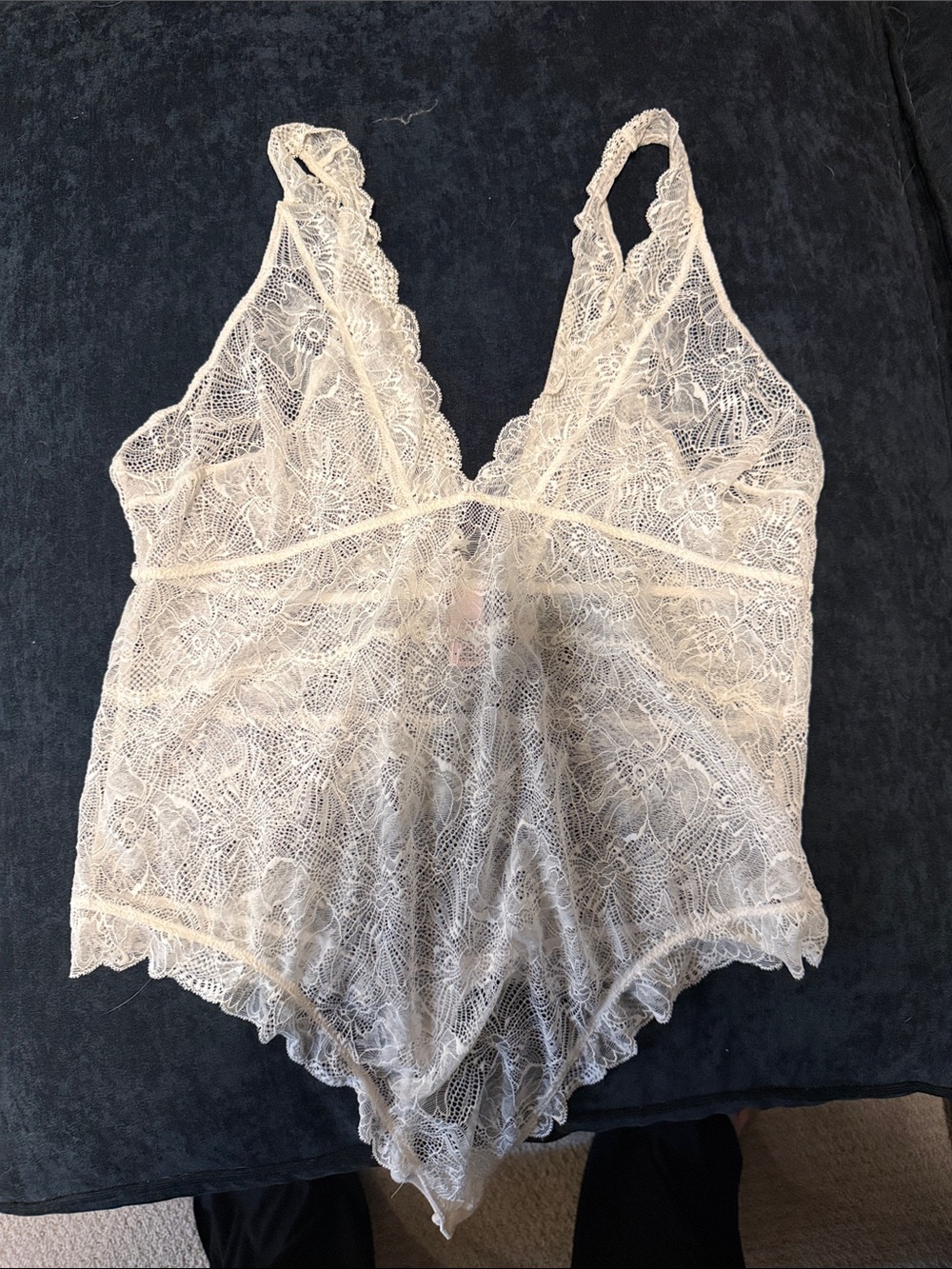 NWT Victoria’s secret Delicate Lace V-Neck Bodysuit in Ivory